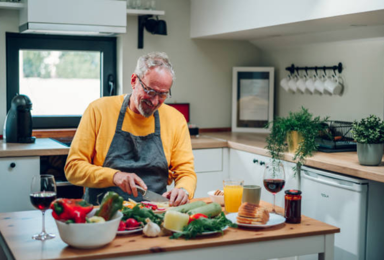 Image of Pro Chefly's Chef Max using a Japanese Damascus Chef Knife